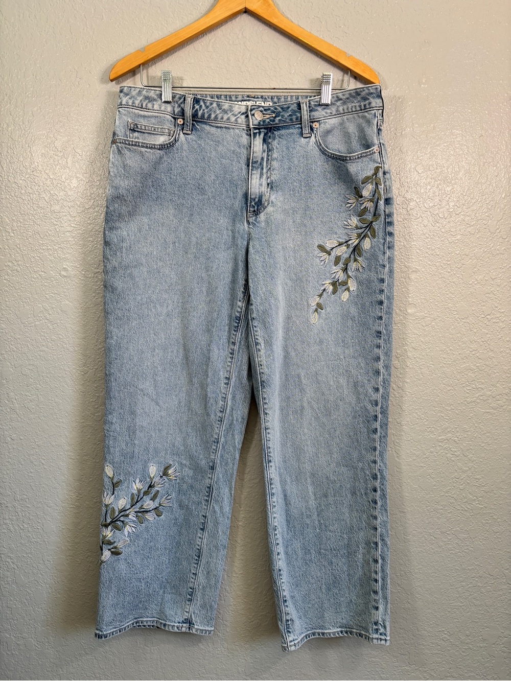 Lands’ End Floral Embroidered Mid Rise Relaxed Straight Leg Jeans Sz. 14P